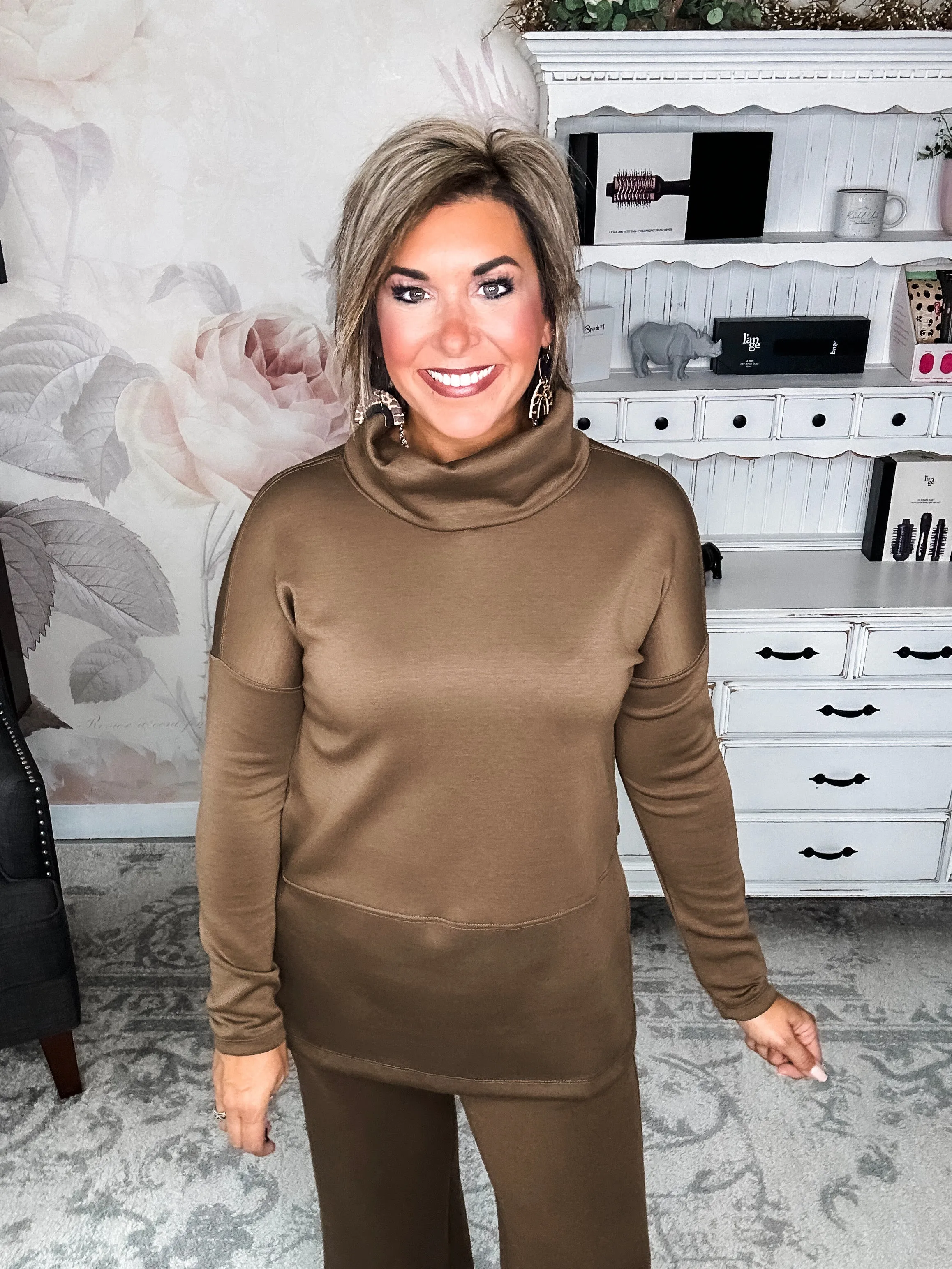 Cozy On The Weekend Cowlneck - Mocha