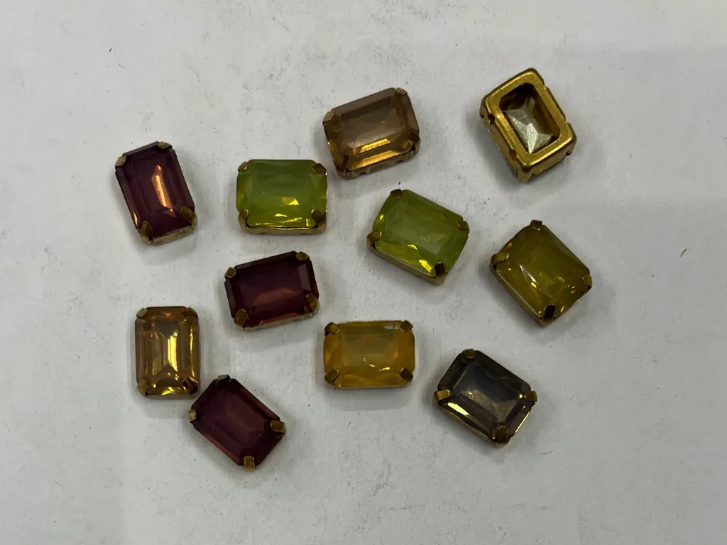 Multicolour Octagonal Glass Stones With Catcher (Wholesale)